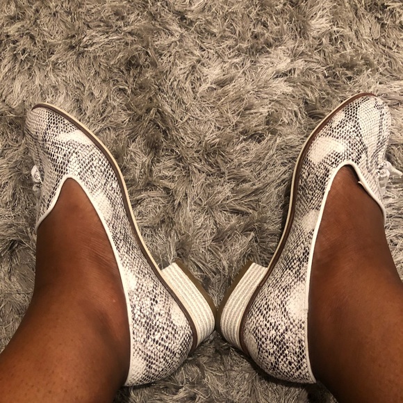 Snake print flats - Picture 4 of 5